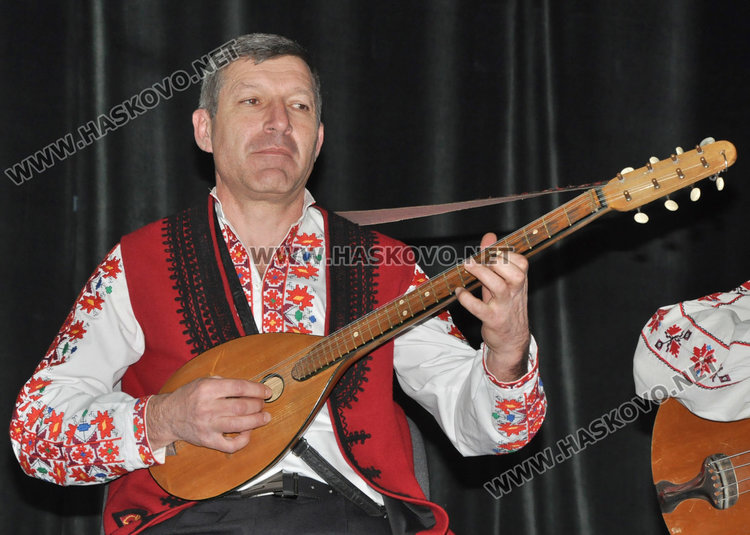 Пътешествие в българския фолкор с народния оркестър на Хасково