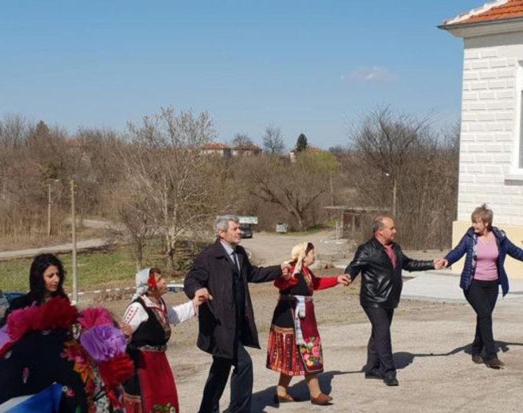 Откриха ново кметство с читалище в Навъсен