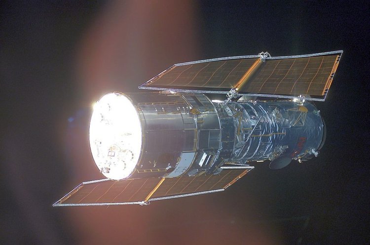 „Хъбъл“ засне две сблъскващи се галактики