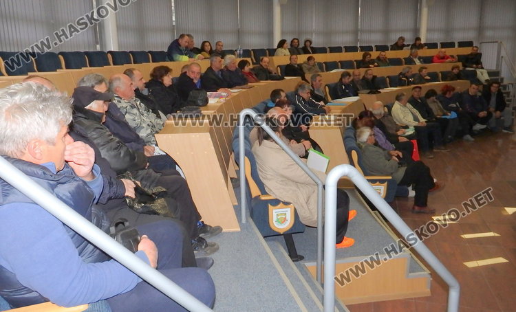 Проведоха първия търг за масите на обновения Бабин пазар