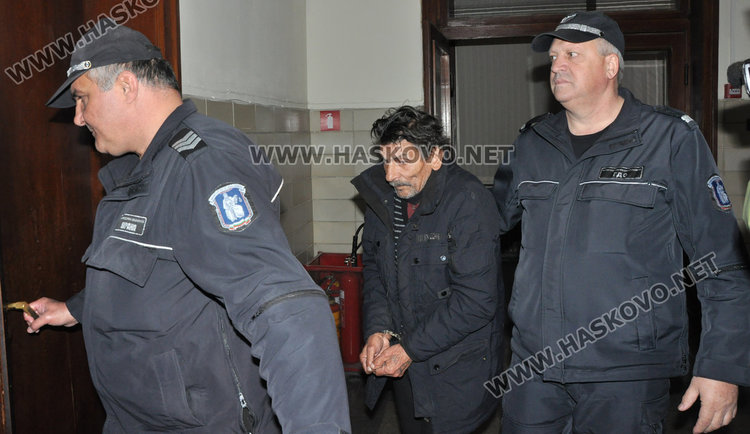 Сочен за "муле" в телефонни измами мислел, че носи документи