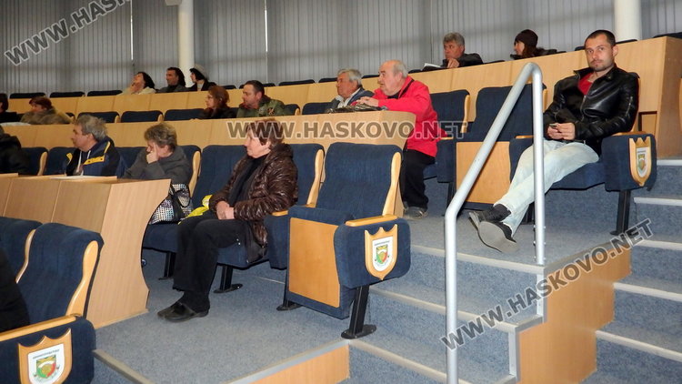 Проведоха първия търг за масите на обновения Бабин пазар