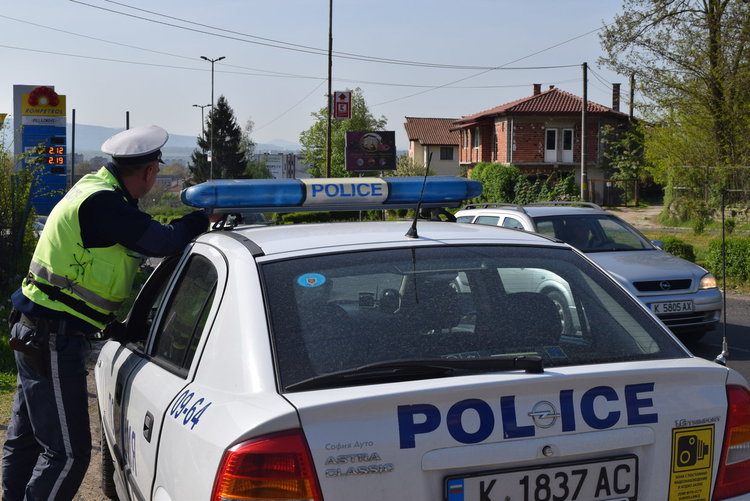 Здраво дрогиран зад волана на "Републиканска",друг кара пиян по "Беломорски"