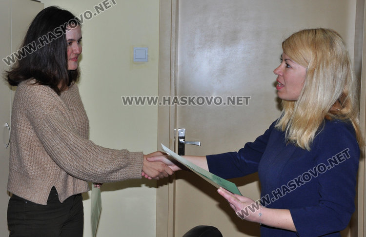 Ученици от ПМГ с италиански сертификати от международно обучение