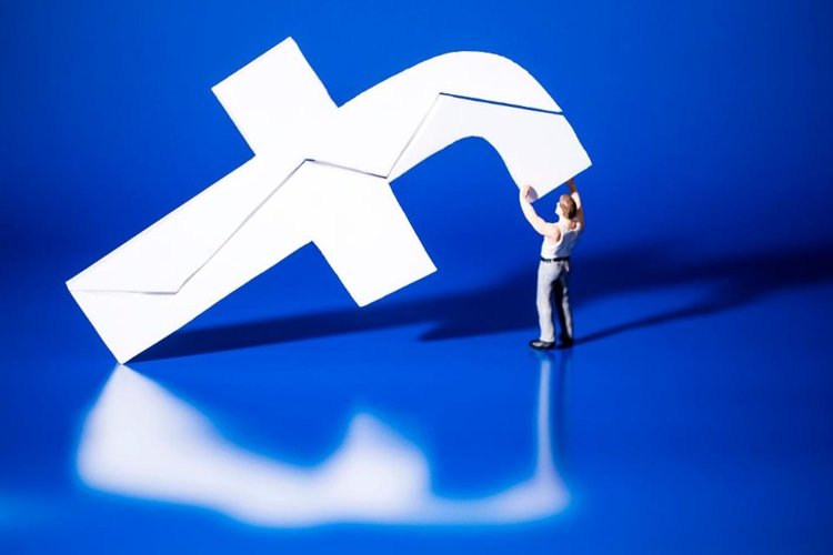 Глобален срив в работата на Facebook и Instagram