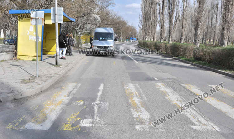 Хасковлия: Пешеходна пътека води в храстите. Започва обновяване на маркировката
