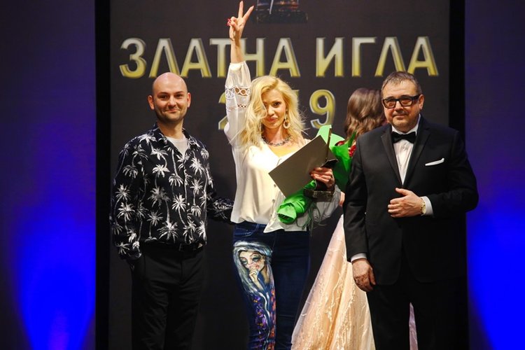 Невена Николова със Златна игла за дизайнер на годината