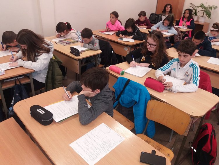 Иновативен бинарен урок по математика и информационни технологии