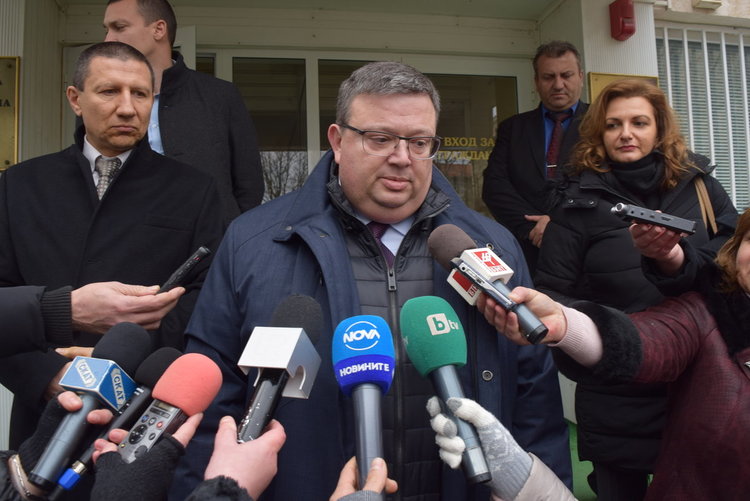 Сотир Цацаров