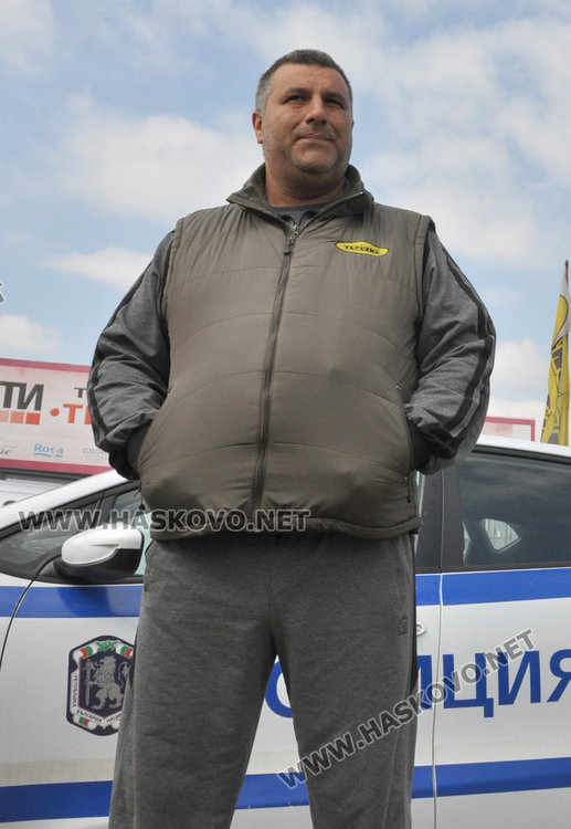 Фолксваген засече Опел на Кърджалийска, жена е в болницата