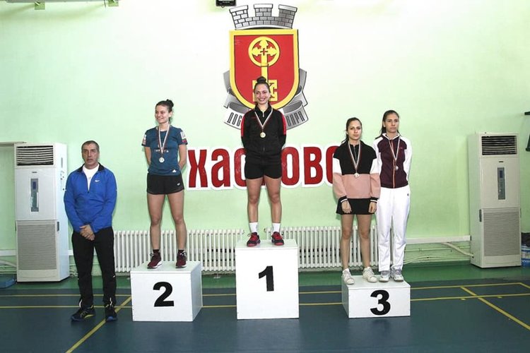 По два златни медала за Таня Иванова и Евгени Панев на Държавното по бадминтон в Хасково