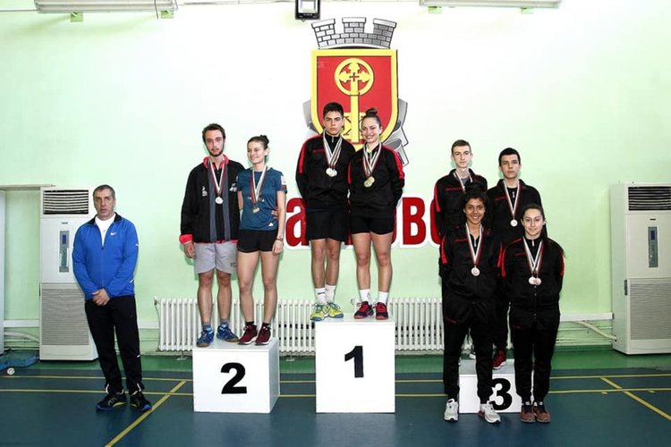 По два златни медала за Таня Иванова и Евгени Панев на Държавното по бадминтон в Хасково