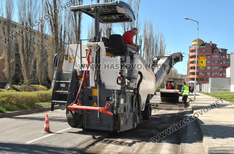 Асфалтът за Кърджалийска отиде на "Пещера", ремонтират още 3 булеварда