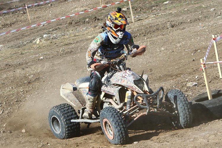 Над 5000  души наблюдаваха затвореното трасе на „Кърджали офроуд фест”.