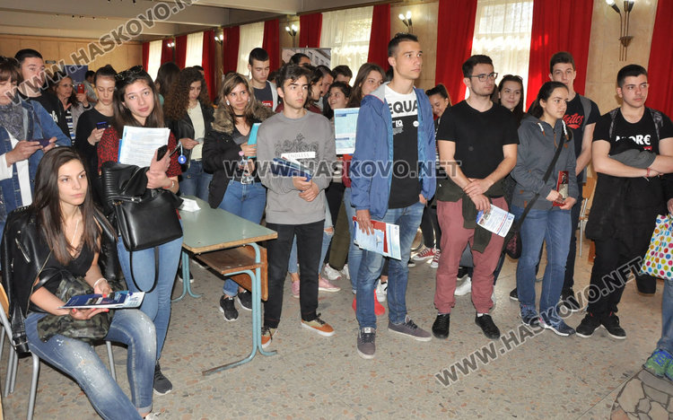 Бизнесът излиза на кандидатстудентските борси заедно с ВУЗ-овете