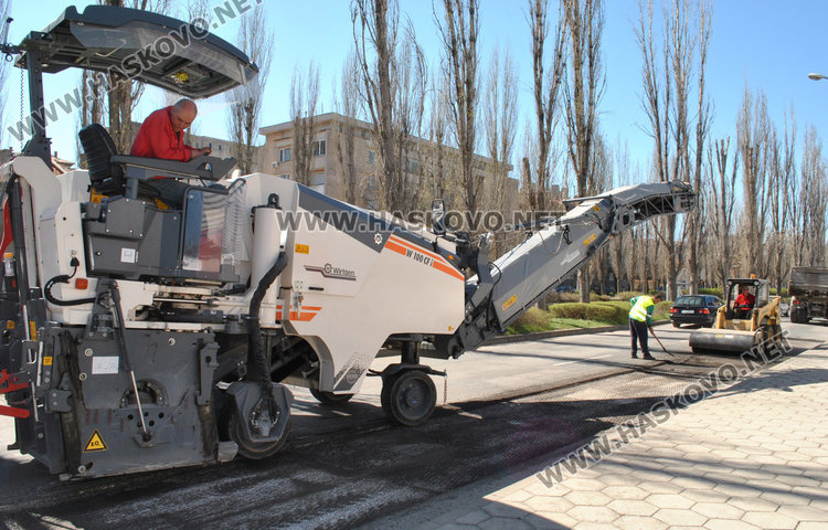 Асфалтът за Кърджалийска отиде на "Пещера", ремонтират още 3 булеварда