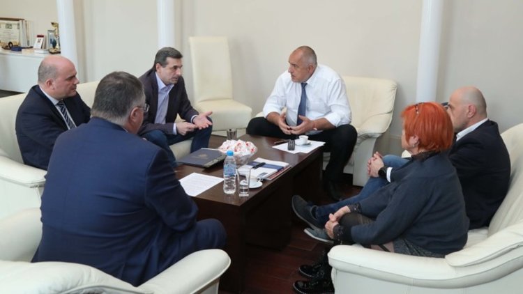 Новата формула за изчисляване на пенсиите била спекулация на медиите, недоволни синдикатите