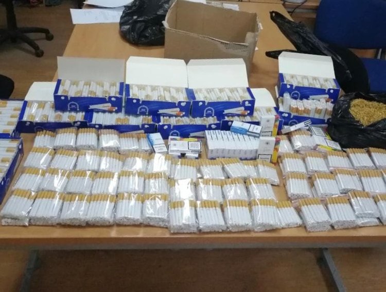 5000 незаконни цигари и тютюн спипаха в две къщи в Хисаря