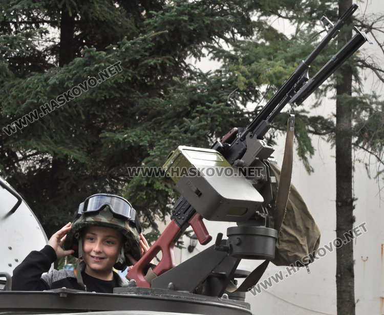 15 мераклии за военни в Хасково, приемат заявки до петък