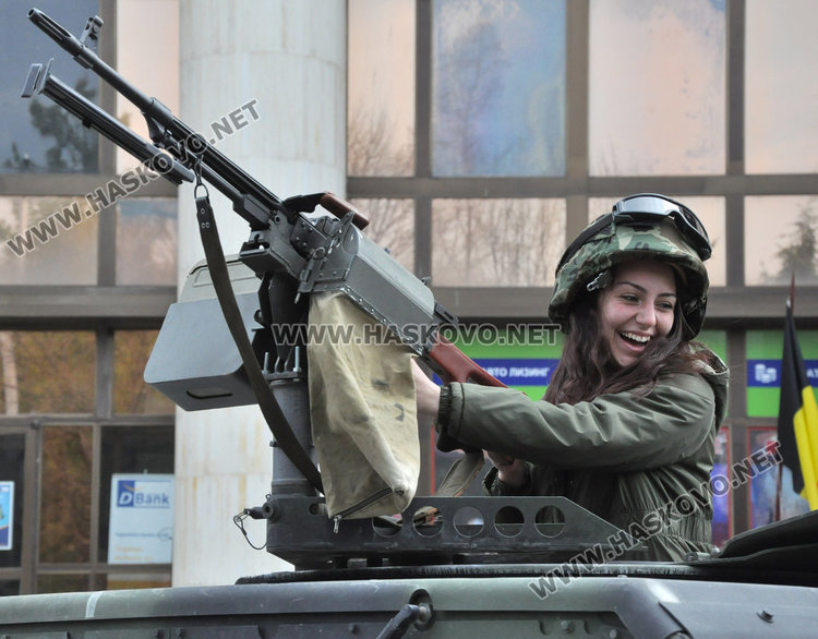 15 мераклии за военни в Хасково, приемат заявки до петък