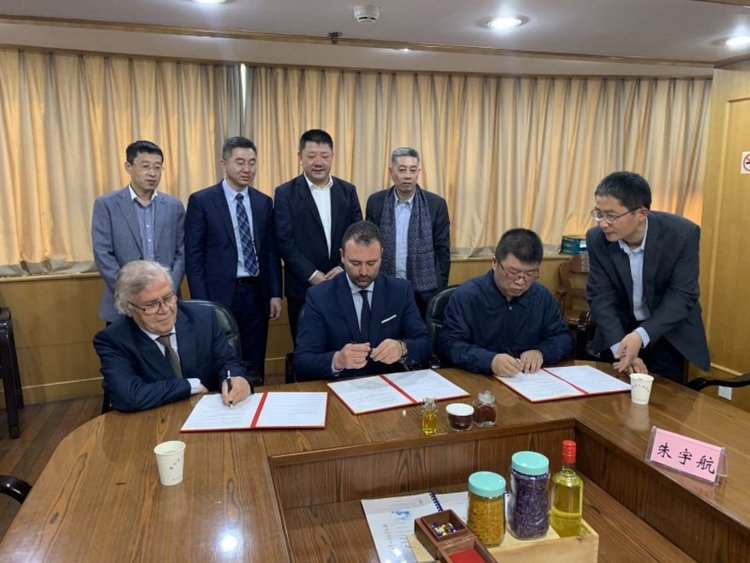 България ще изнесе 640 тона шафранови луковици в Китай за 6,5 млн.евро