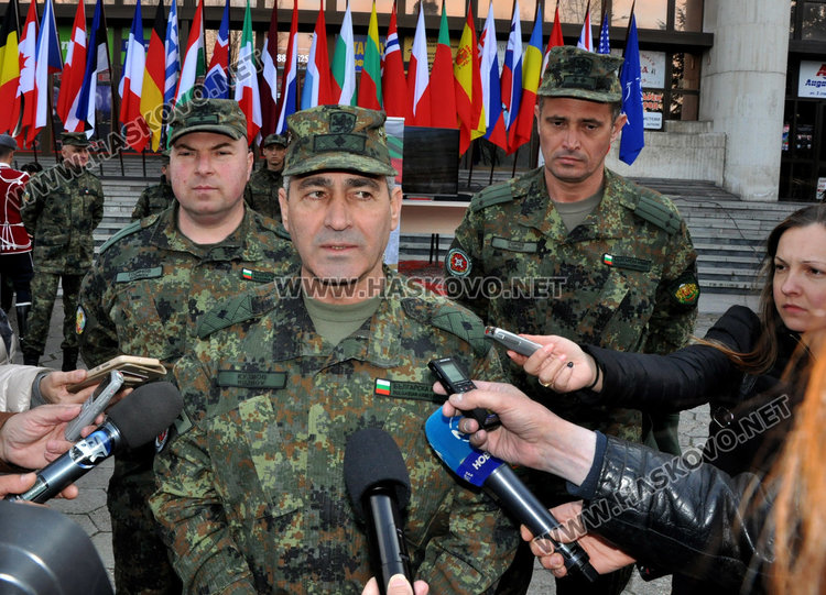15 мераклии за военни в Хасково, приемат заявки до петък