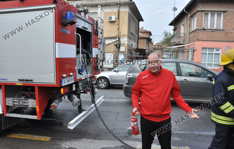 Автобус на градския транспорт пламна в движение в Хасково