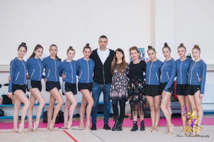 Бербатов в специална фотосесия с грациите