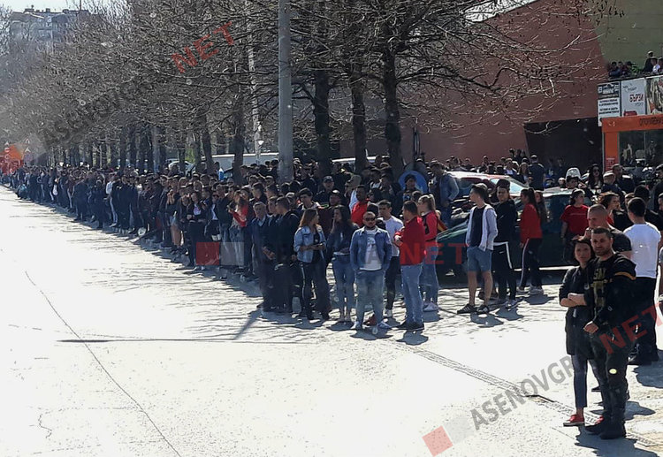 Впечатляващо мотошествие до Бачковската света обител, стотици приветстваха рокерите по пътя до манастира