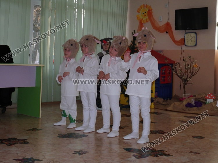 С мюзикъл посрещнаха пролетта в ДГ "Звънче"