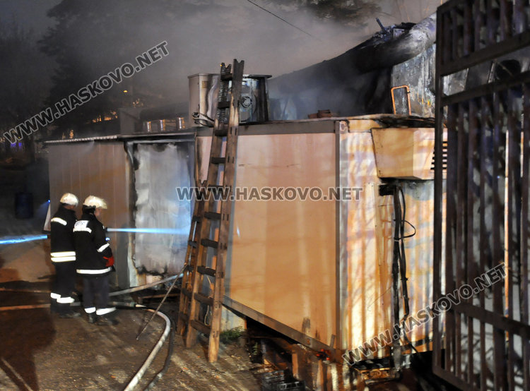 Ресторант и магазин за риба горяха тази нощ в Хасково