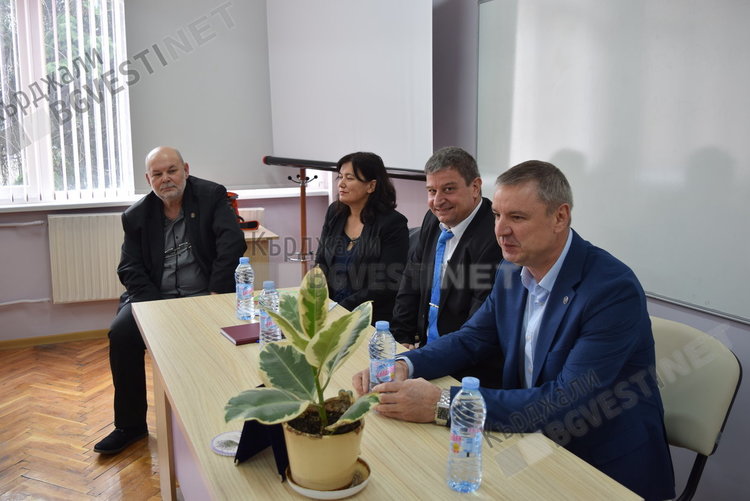 Синдикалисти от „Подкрепа” обсъдиха актуални въпроси на образованието в Кърджали