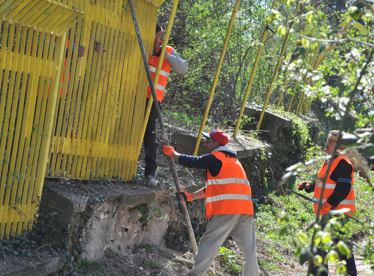 Ремонтират наклонената ограда на стадион "Хасково" за 51 000 лева