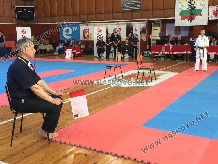 Три златни купи от Националното по киокушинкай остават в Хасково