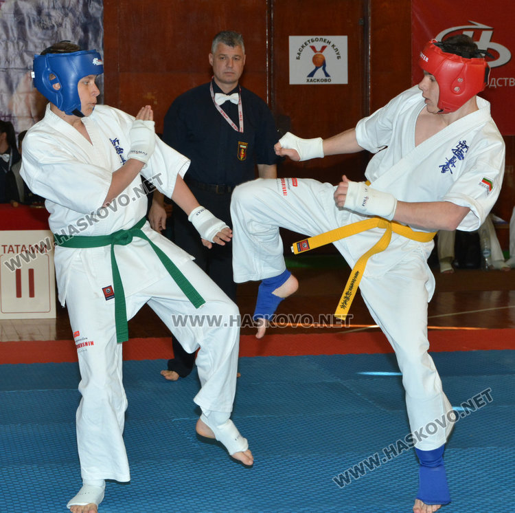 100 каратеки на Националното по киокушинкай за юноши в Хасково