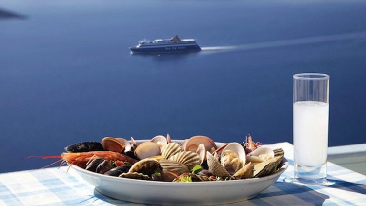 Властите в Гърция предупреждават да не се купуват морски дарове без сертификати за контрол