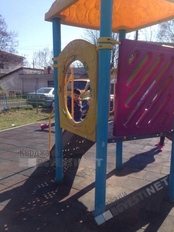 Поредните вандалски изстъпления! Потрошиха радостта на децата в Гледка!