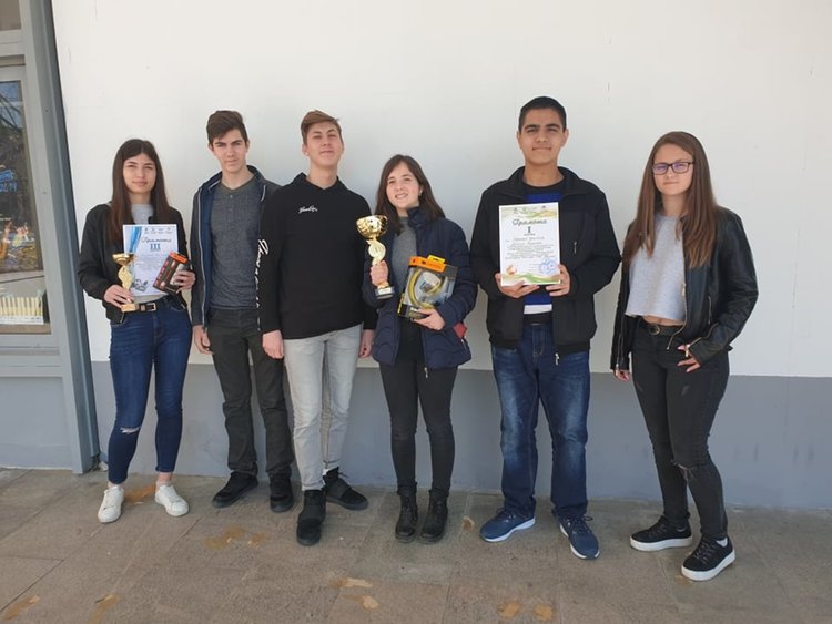 Ученици от "Златаров" донесоха награди от Национално състезание по ИТ