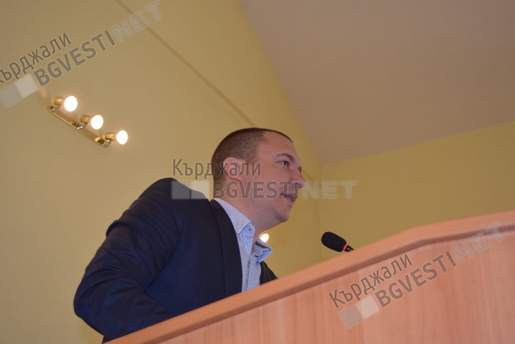 Опозицията с остра критика към политиката на кмета в туризма, той  обвини съветник в нихилизъм