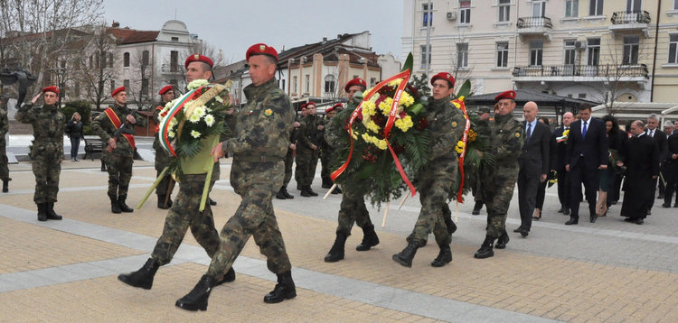 Поклон и почит към паметта на тракийци на площад „Свобода“
