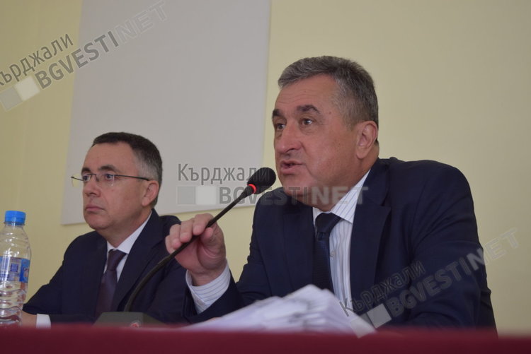 Опозицията с остра критика към политиката на кмета в туризма, той  обвини съветник в нихилизъм