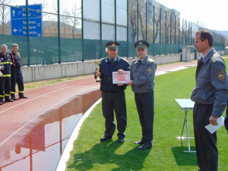 Кърджалийските огнеборци най-добри в областта в пожаростроевата подготовка