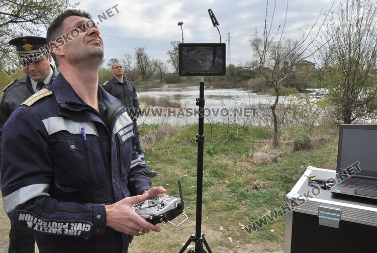 Хасковските пожарникари ще следят бедствията с дронове и самолет