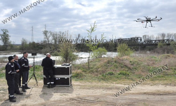 Хасковските пожарникари ще следят бедствията с дронове и самолет