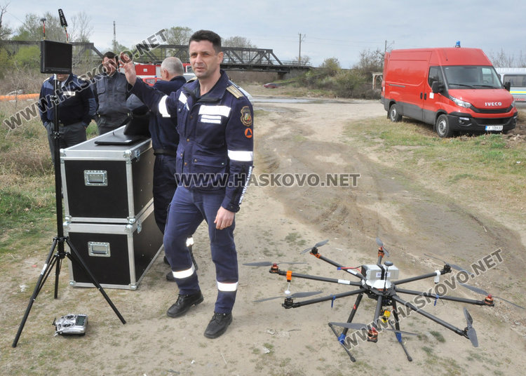 Хасковските пожарникари ще следят бедствията с дронове и самолет