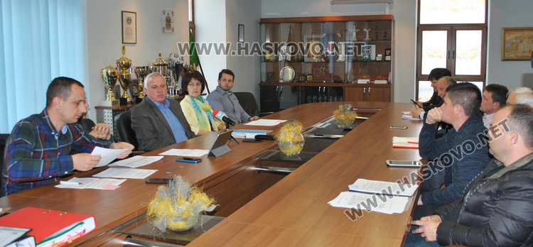 Членовете на Комисията по бюджет и финанси