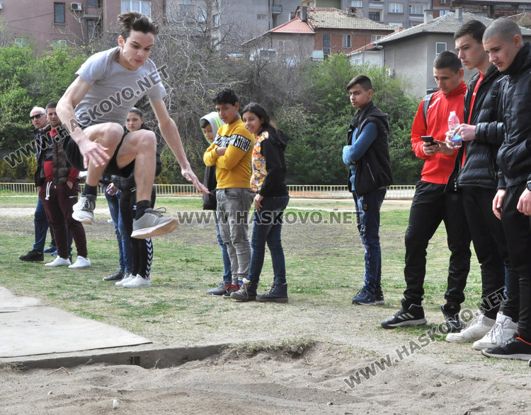 Лекоатлети от Димитровград и Харманли шампиони на ученическите игри
