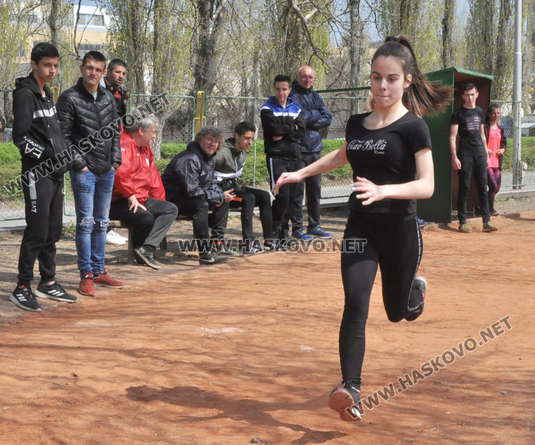 Лекоатлети от Димитровград и Харманли шампиони на ученическите игри