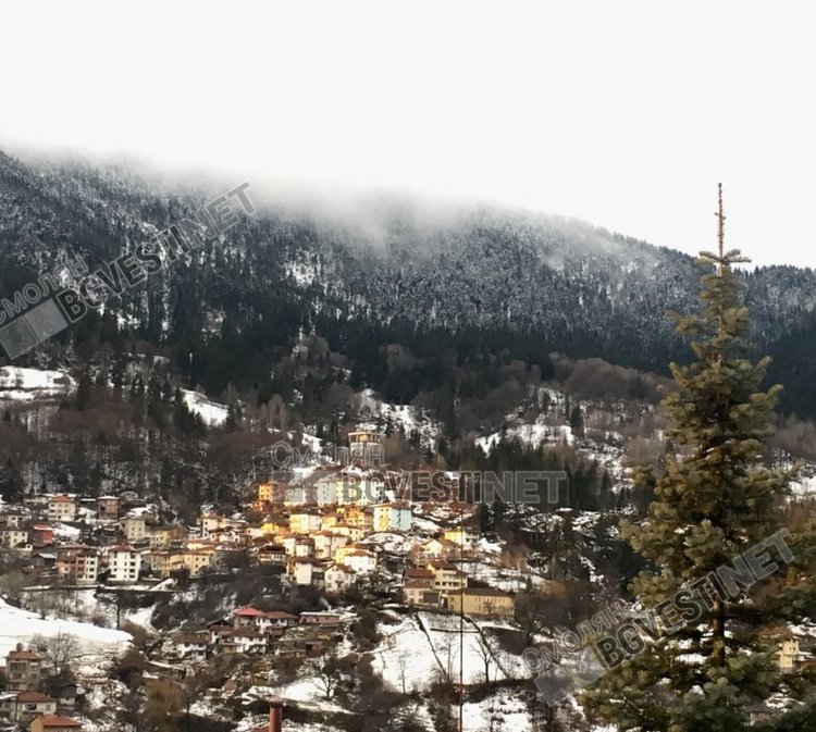 Ветровит и мрачен четвъртък с повече хлад