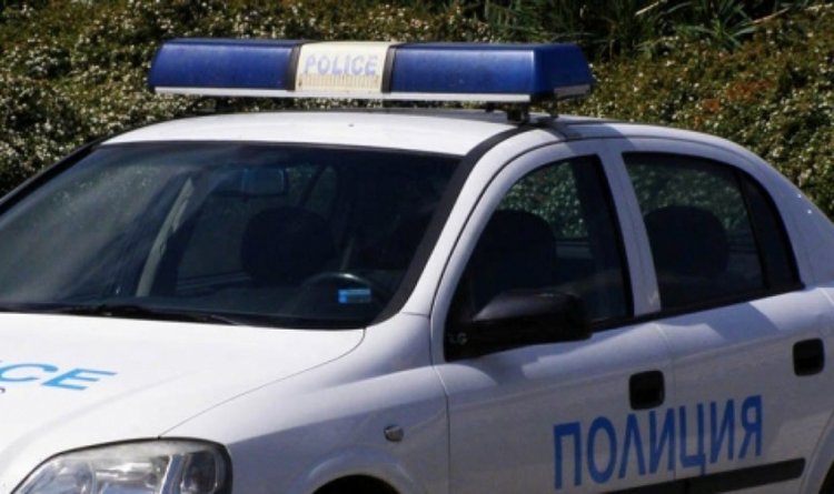 Пиян шофьор блъсна кола на паркинг и избяга, задържаха го